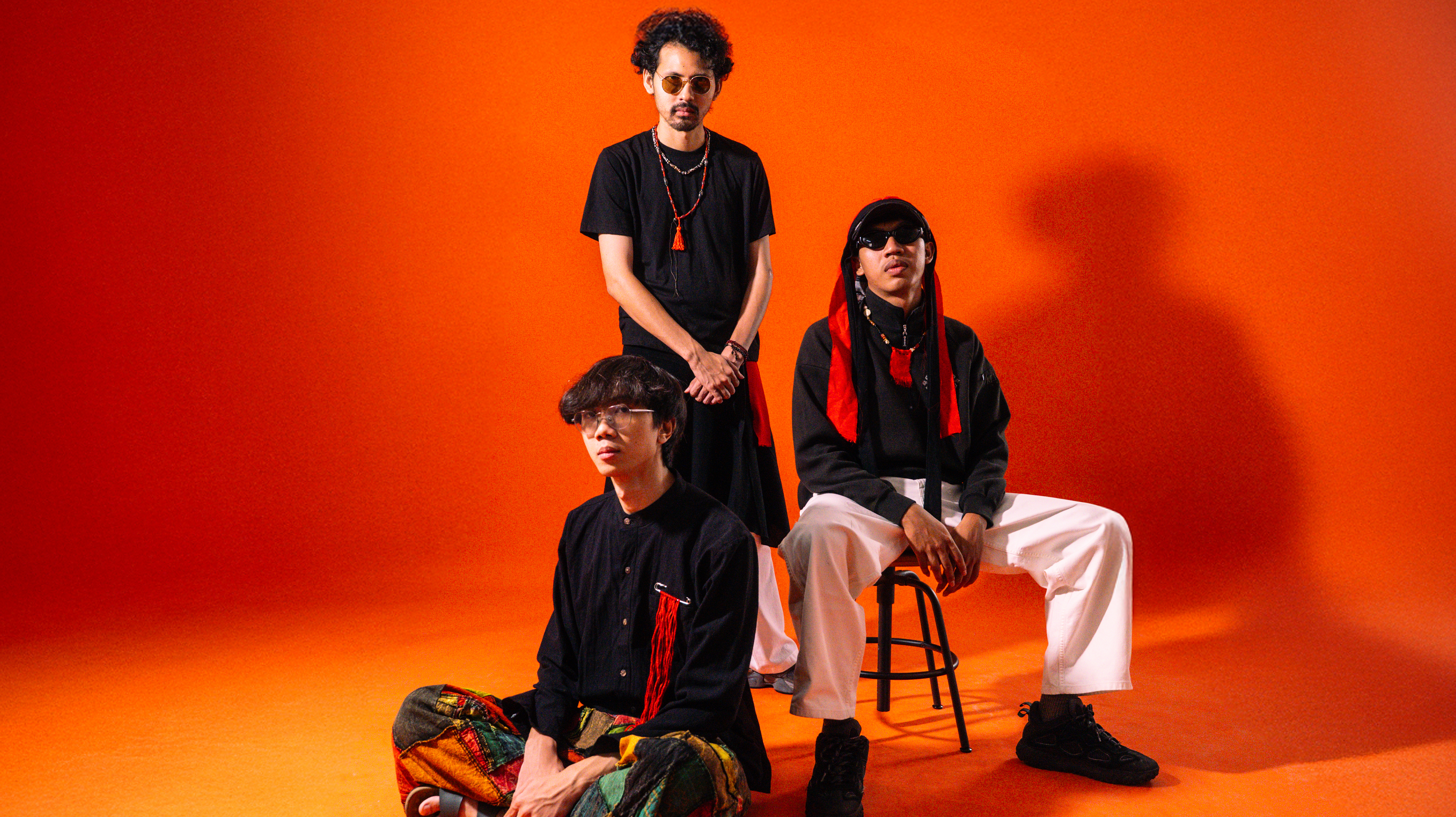 Honeydip – Another Sunny Day (2000) – Bloody Mary